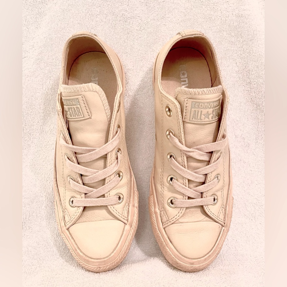 NUDE LEATHER CONVERSE!!